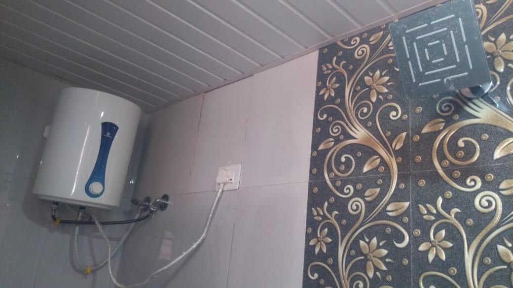 Vinee'S Kitchen And Motel Koynanagar 외부 사진