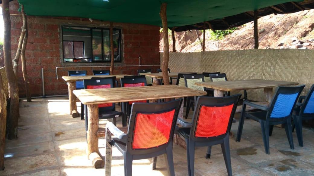 Vinee'S Kitchen And Motel Koynanagar 외부 사진